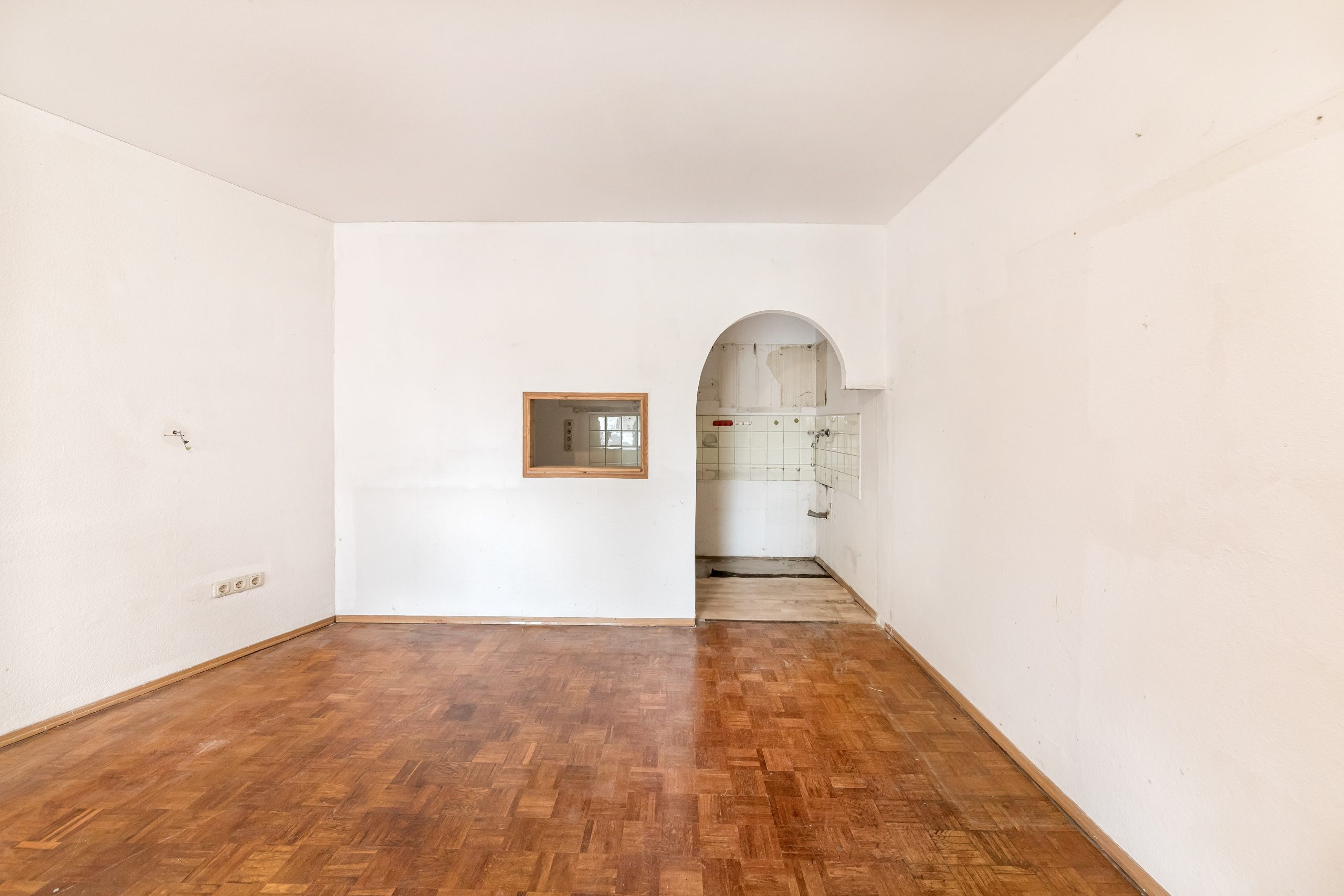 Wandl.Immobilien Matthias Wandl Immobilienmakler München zum Verkauf Renovierungsbedürftiges Apartment nahe Partnachplatz in München