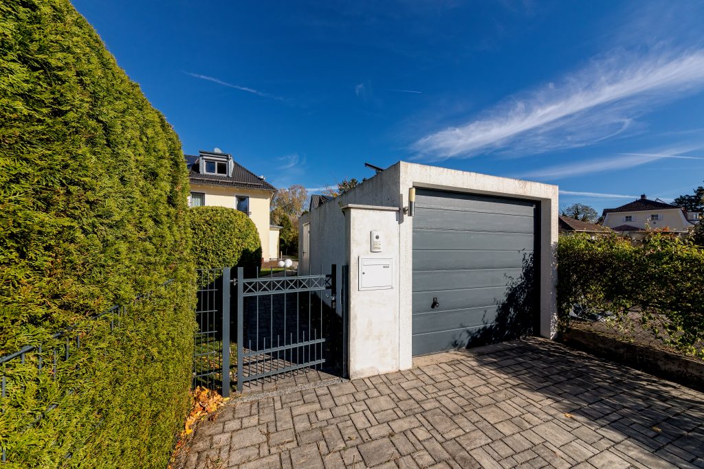 Wandl.Immobilien Matthias Wandl Immobilienmakler München zum Verkauf Doppelhaushälfte mit Garage & Garten in Lochhausen München