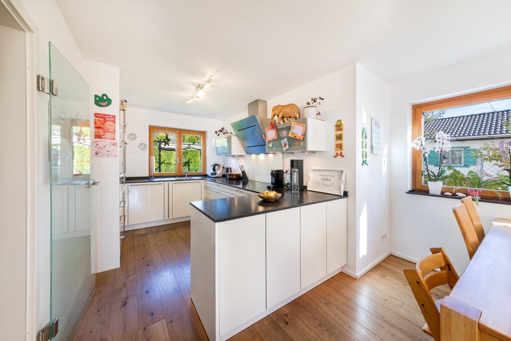 Wandl.Immobilien Matthias Wandl Immobilienmakler München zum Verkauf Doppelhaushälfte mit Garage & Garten in Lochhausen München