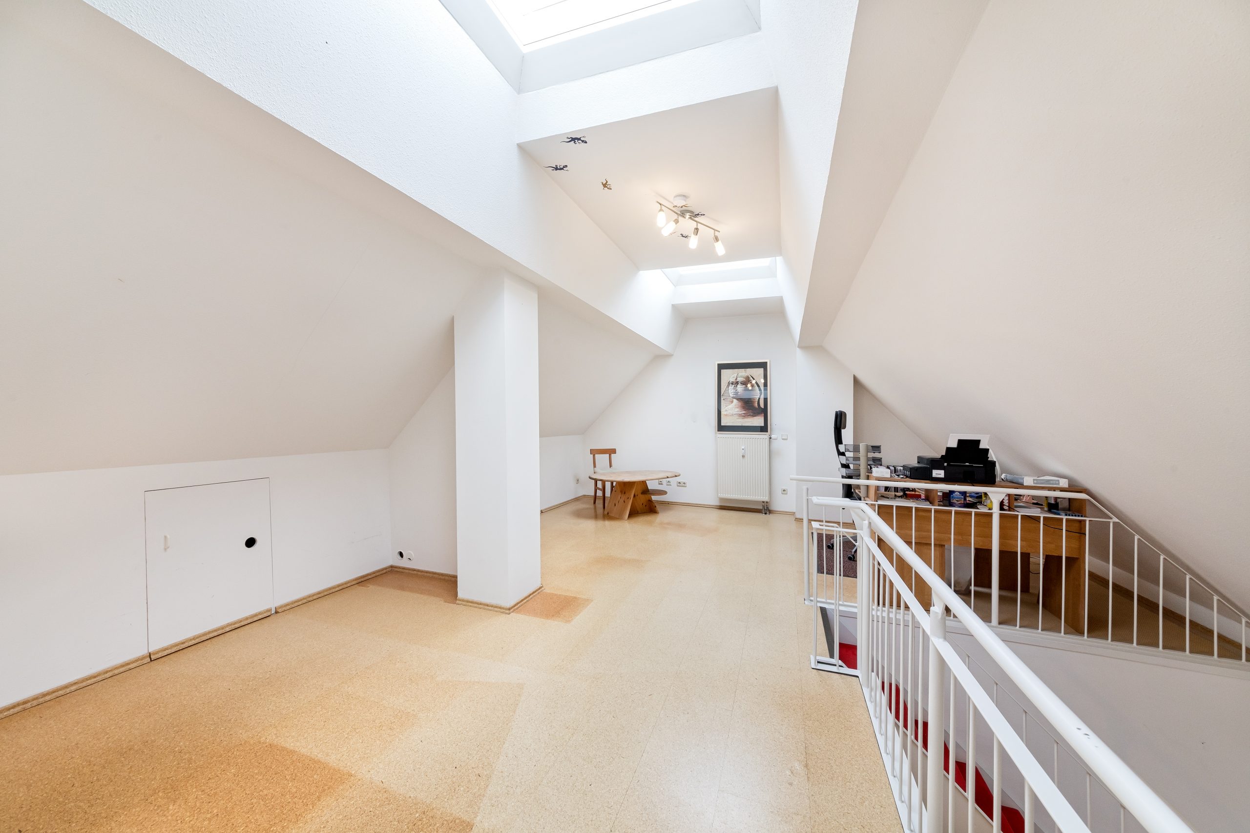 Wandl.Immobilien Matthias Wandl Immobilienmakler München Zum Verkauf Große 3-Zimmer-Galeriewohnung mit Loggia und Tiefgaragenstellplatz in München-Obersendling