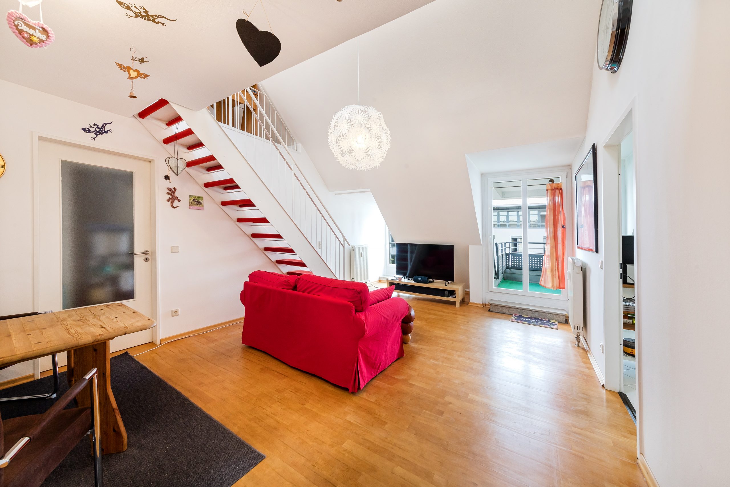 Wandl.Immobilien Matthias Wandl Immobilienmakler München Zum Verkauf Große 3-Zimmer-Galeriewohnung mit Loggia und Tiefgaragenstellplatz in München-Obersendling