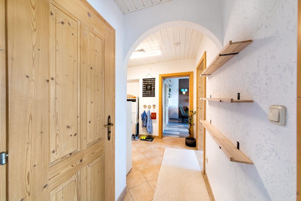 Wandl.Immobilien Matthias Wandl Immobilienmakler München Zum Verkauf: 2,5-Zimmer-Wohnung mit Loggia, Fernblick und Alpenblick in München-Kleinhadern