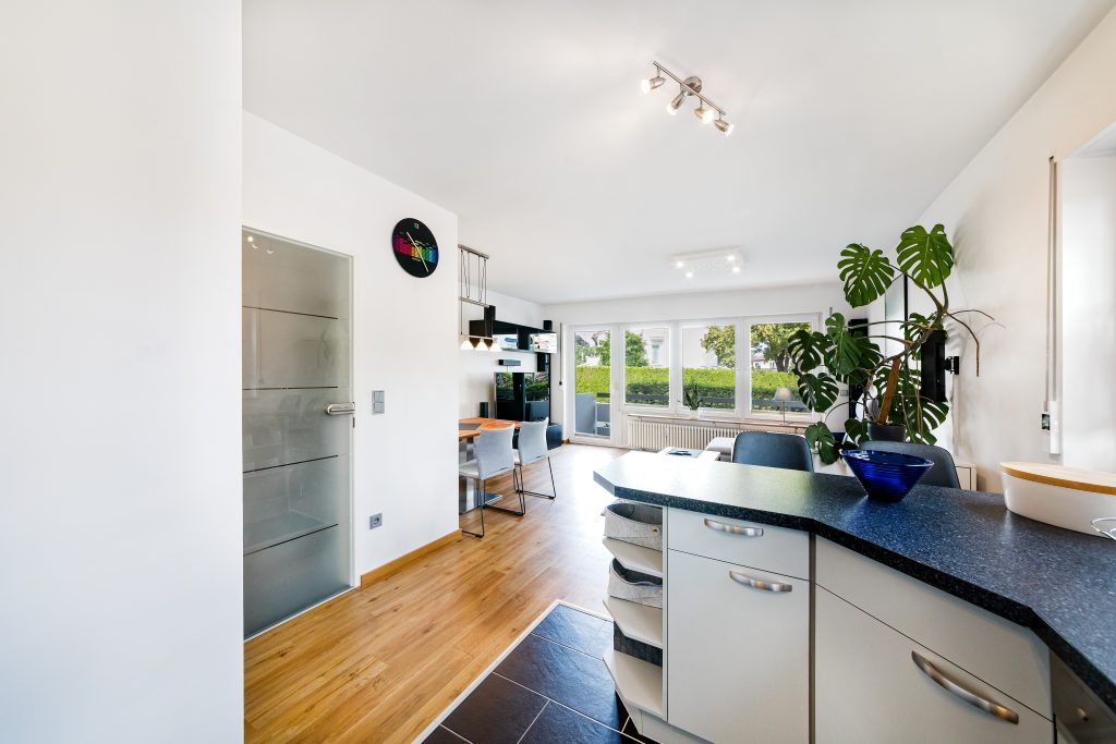 Wandl.Immobilien Matthias Wandl Immobilienmakler München Zum Verkauf: bezugsfreie und möblierte 2-Zimmer-Wohnung in München-Hadern