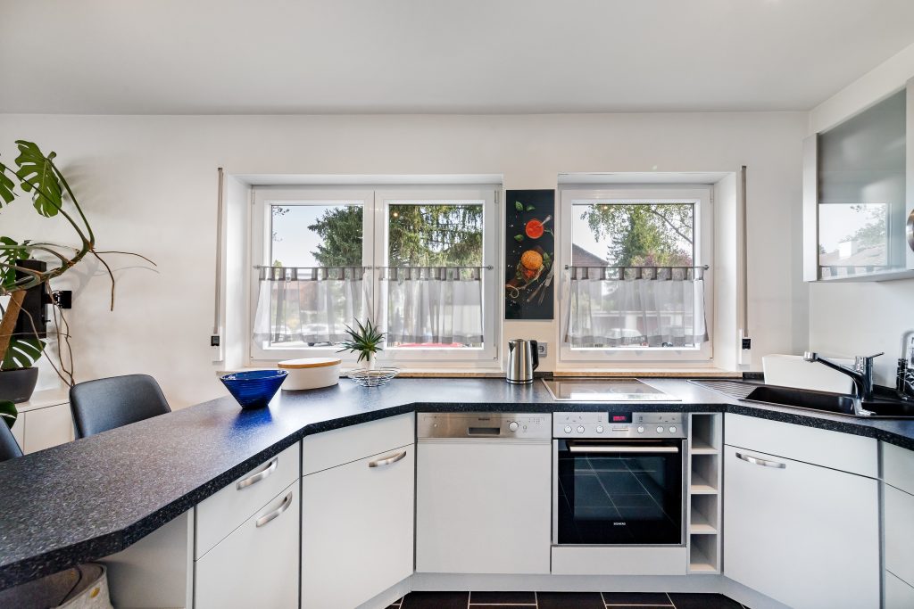 Wandl.Immobilien Matthias Wandl Immobilienmakler München Zum Verkauf: bezugsfreie und möblierte 2-Zimmer-Wohnung in München-Hadern