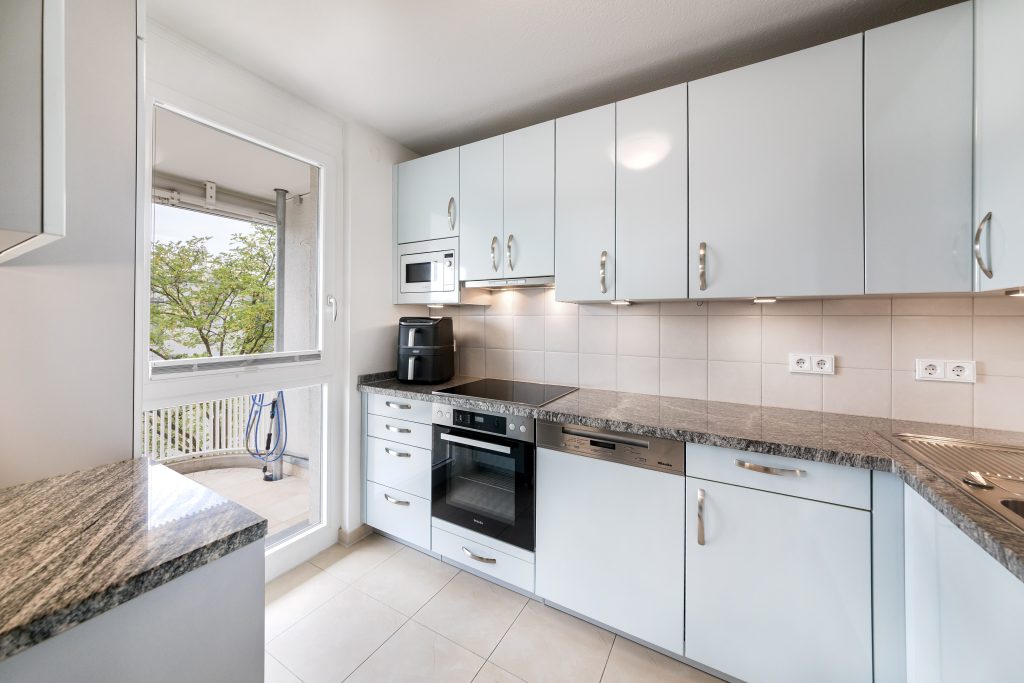 Wandl.Immobilien Matthias Wandl Immobilienmakler München Zum Verkauf: bezugsfreie 3-Zimmer-Wohnung mit Loggia in München-Großhadern